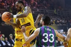 杜兰特与库里、格林篮球争议：巨星裂痕与和解之谜